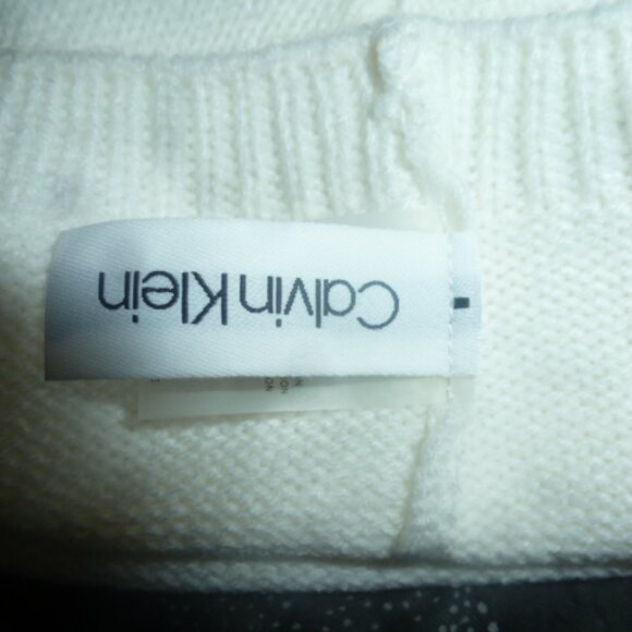 CALVIN KLEIN "Super Soft" White Knitted Beanie - Picture 8 of 9